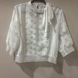 White Lace Blouse w/ Necktie Bow with lace in Sz Large, Pristine Condition
